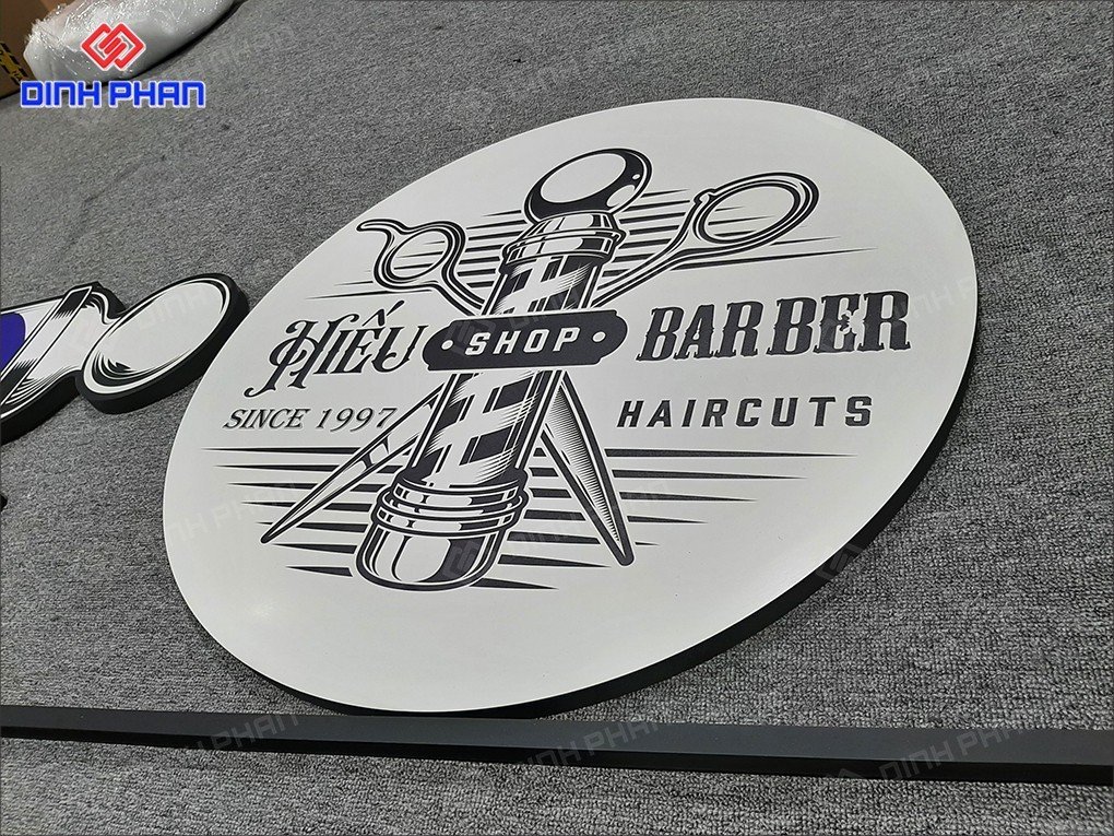 Logo in UV gắn lên bảng hiệu Barber Shop