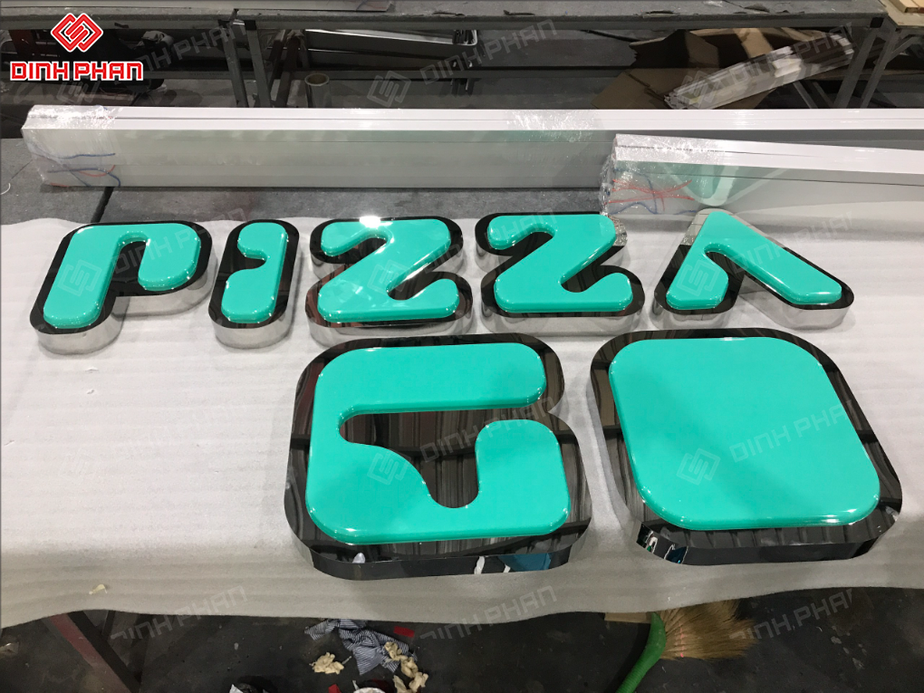 Chữ inox xanh làm bảng hiệu đẹp, sang và bền Chữ inox xanh