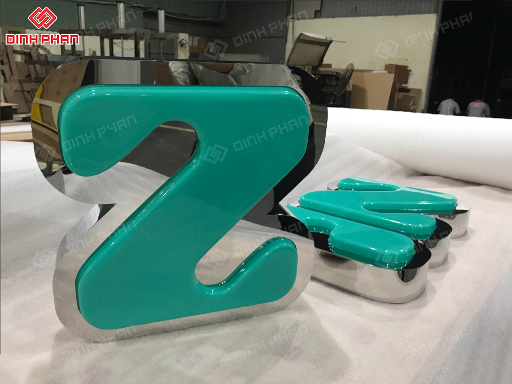 Chữ inox xanh làm bảng hiệu đẹp, sang và bền Chữ inox xanh