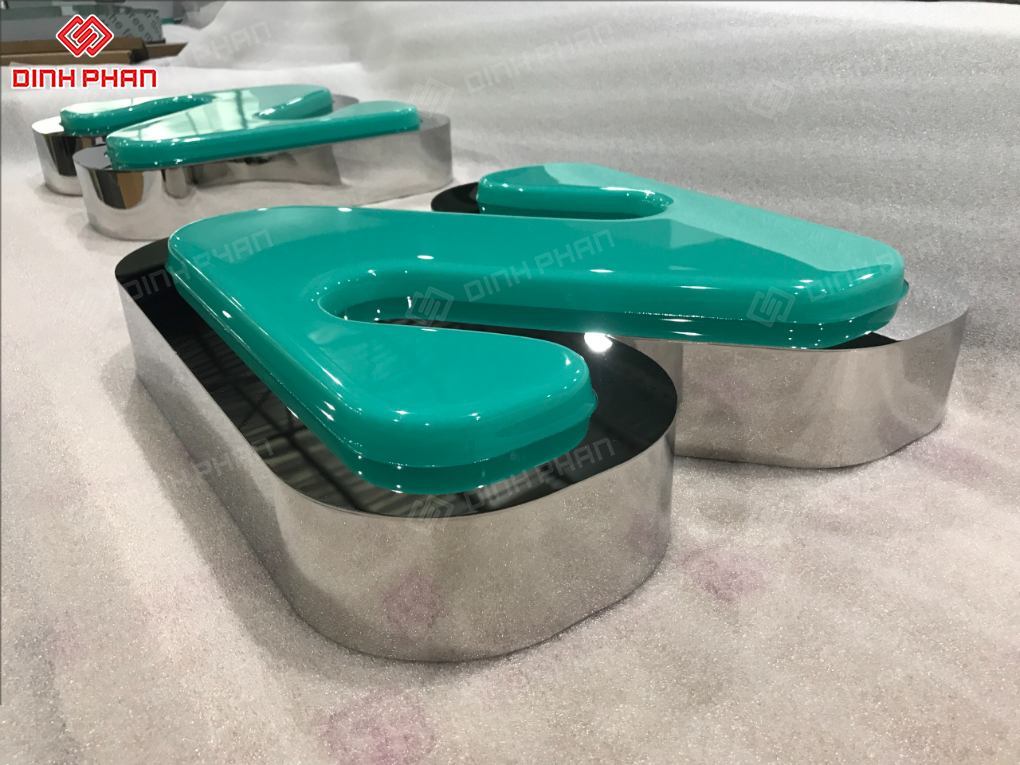 Chữ inox xanh làm bảng hiệu đẹp, sang và bền Chữ inox xanh