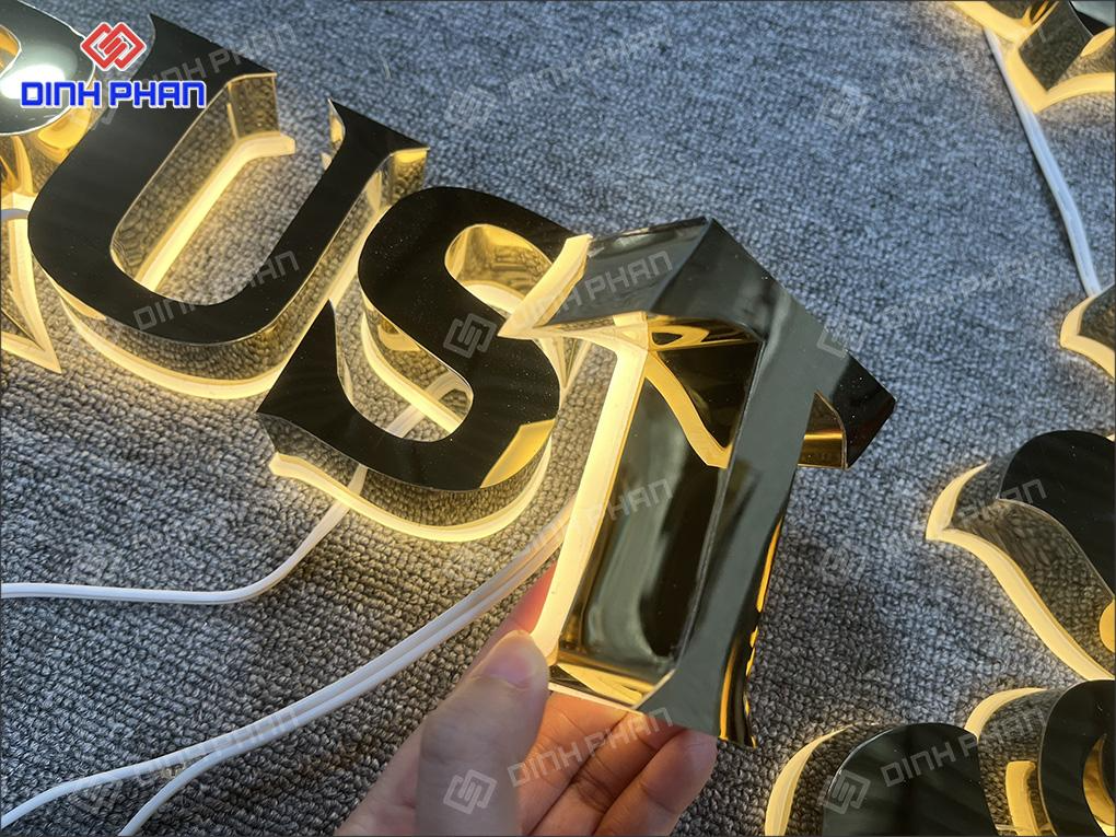 Chữ inox chân mica cháo