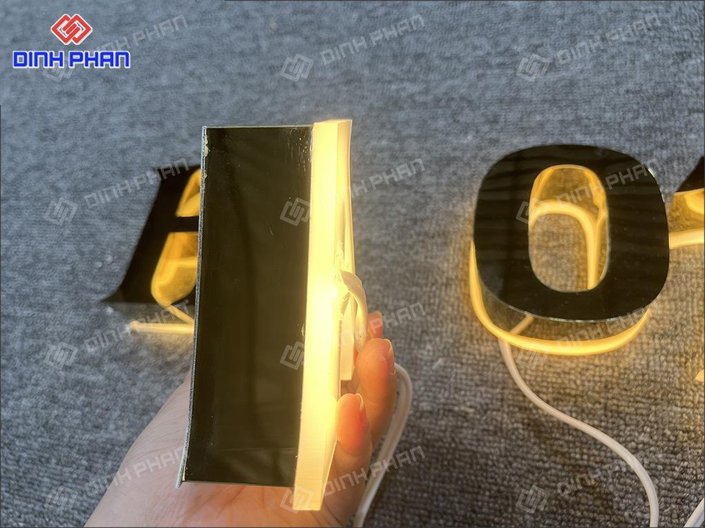 Chữ inox chân mica cháo