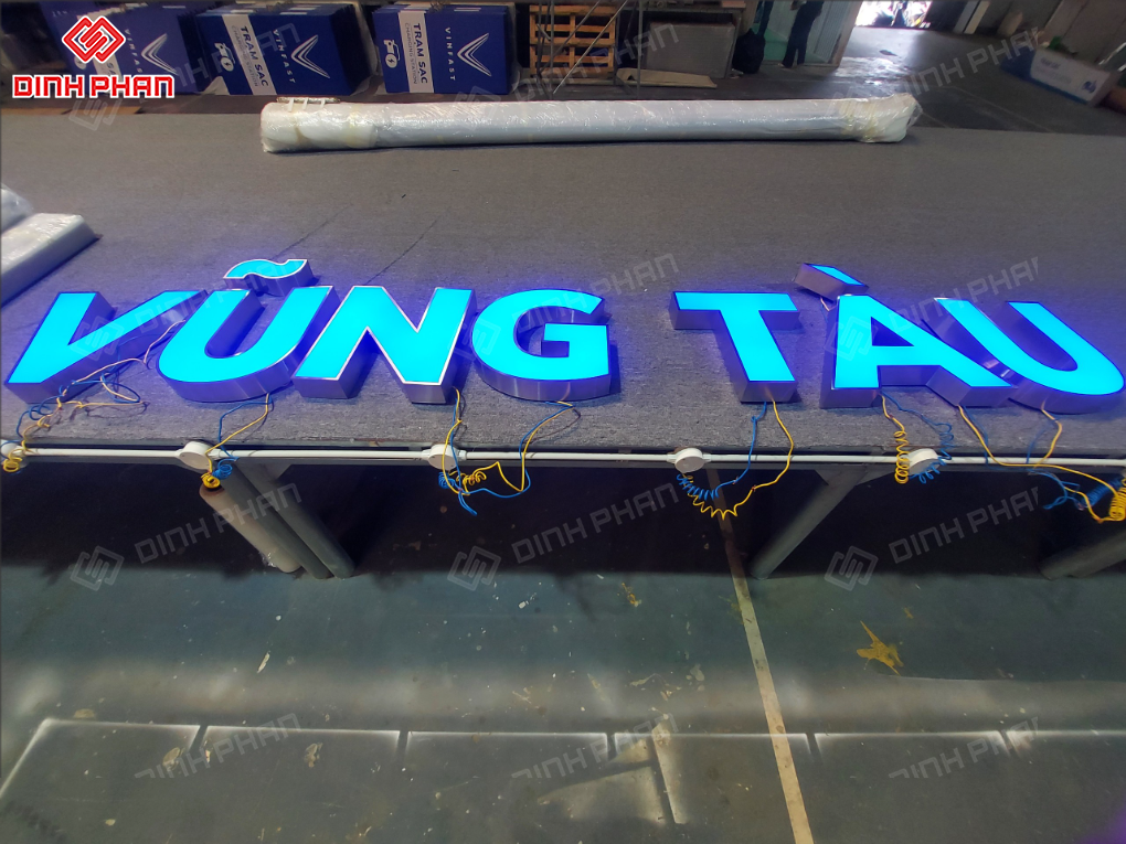 Chữ inox có đèn