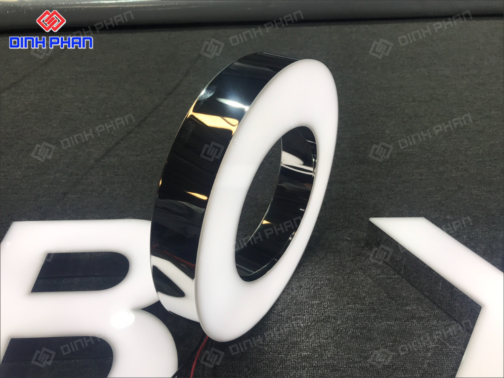 Báo giá gia công chữ inox mặt mica hút nổi mới nhất Chữ inox mặt mica hút nổi