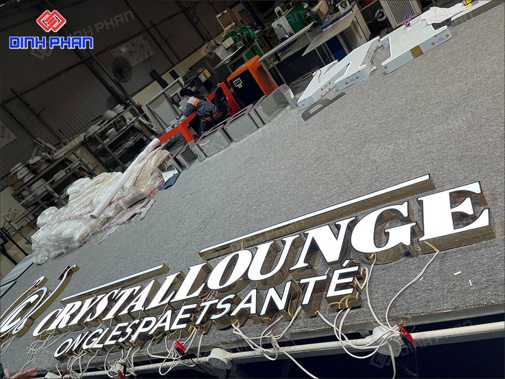 Chữ inox trắng bóng