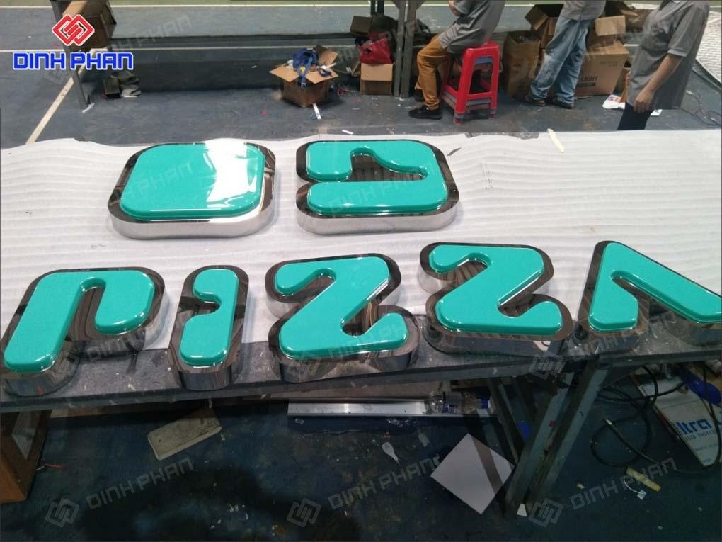 Chữ inox trắng bóng