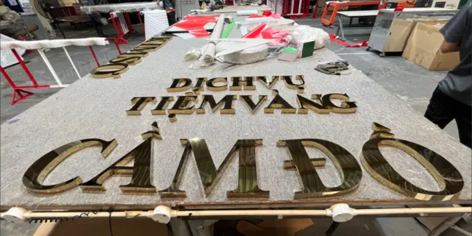 Chữ inox vàng đồng