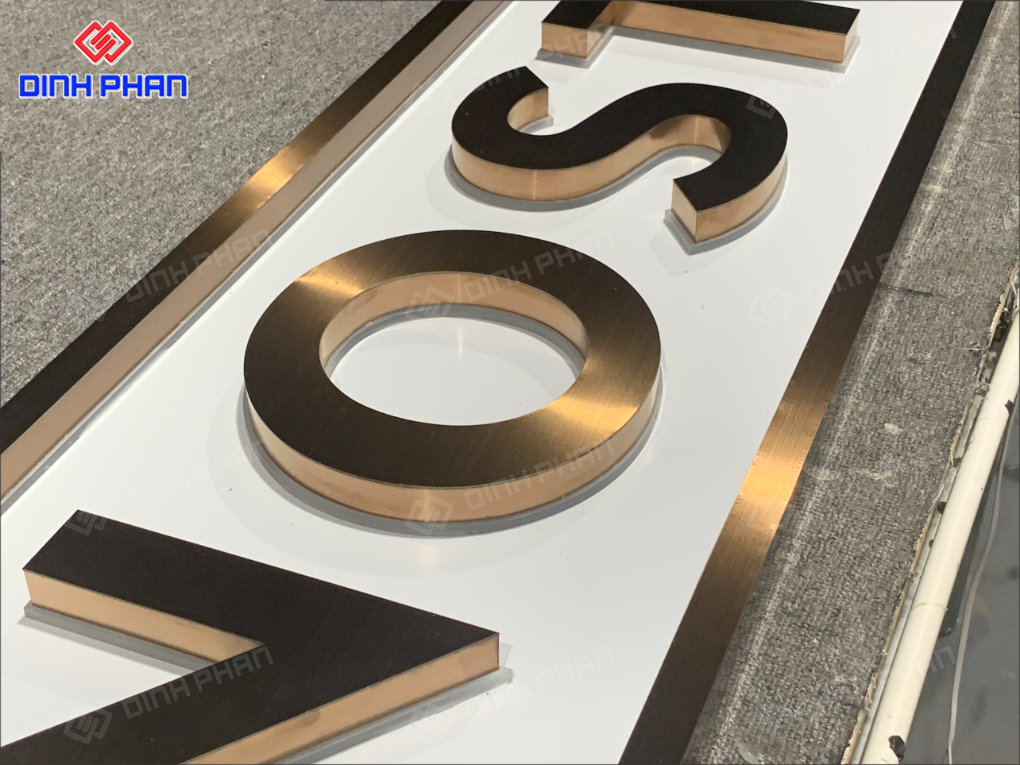 Chữ inox vàng đồng làm bảng hiệu cao cấp, bền đẹp Chữ inox vàng đồng