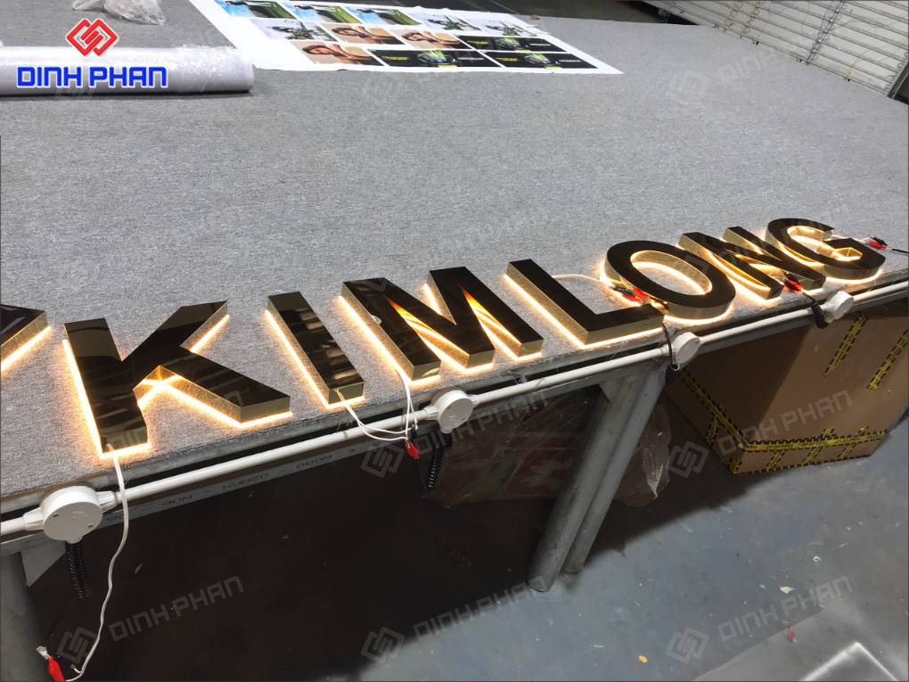 Chữ inox vàng đồng làm bảng hiệu cao cấp, bền đẹp Chữ inox vàng đồng