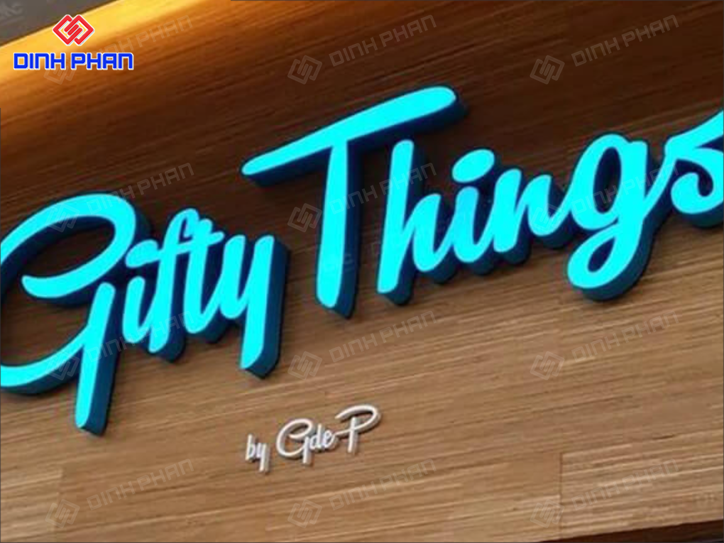 Chữ mica chân fomex