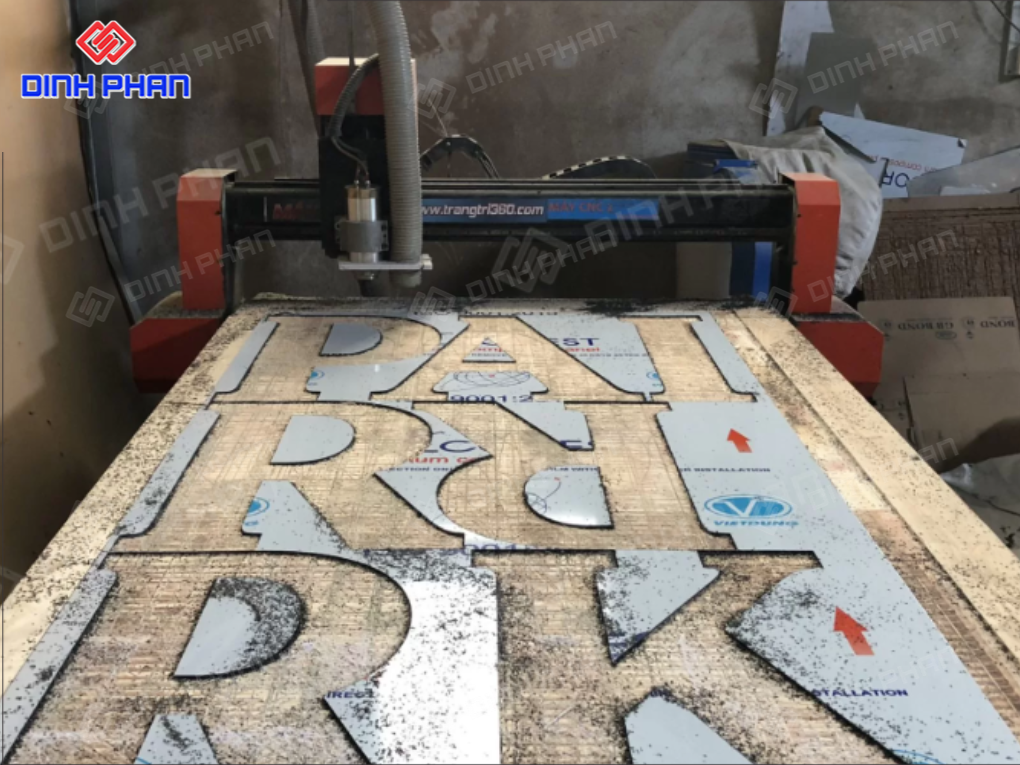 Chữ mica CNC đẹp, sắc nét: Báo giá mới nhất Chữ mica CNC