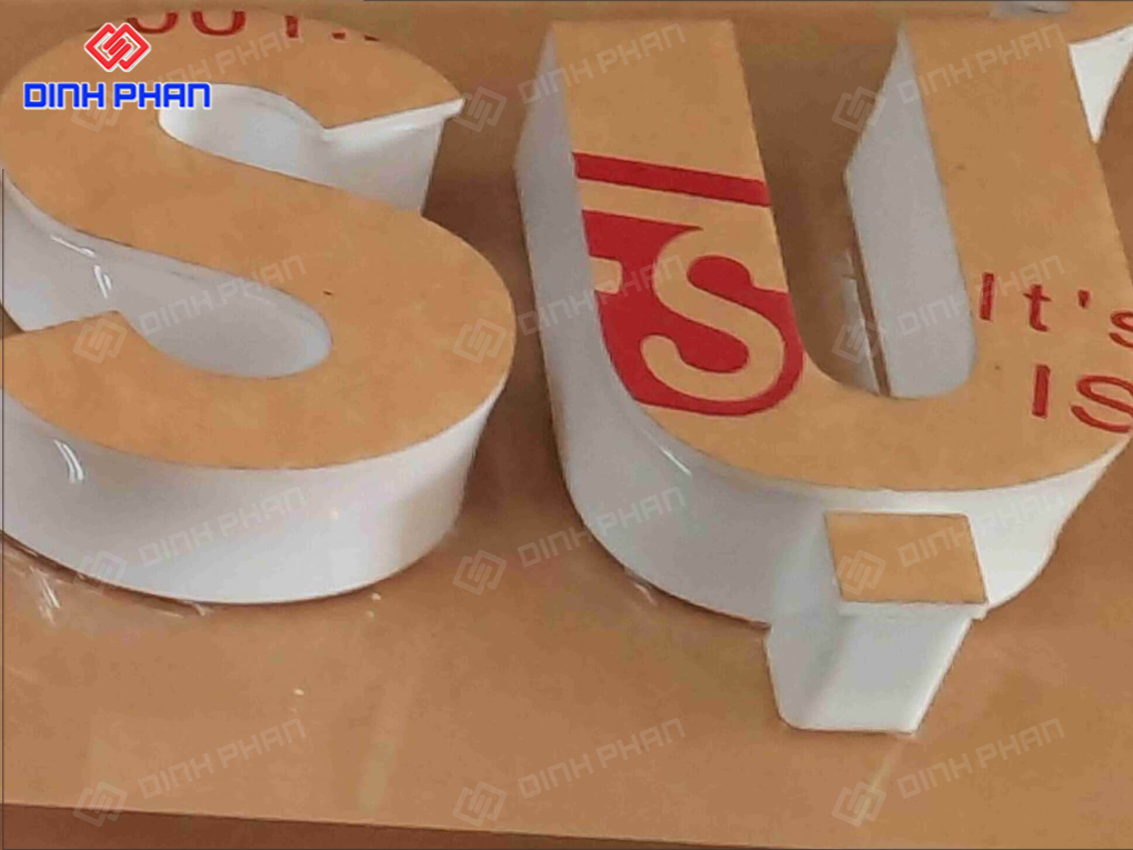 Chữ mica CNC đẹp, sắc nét: Báo giá mới nhất Chữ mica CNC