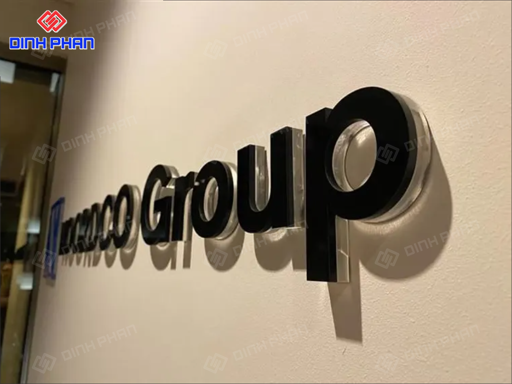 Chữ mica dán tường