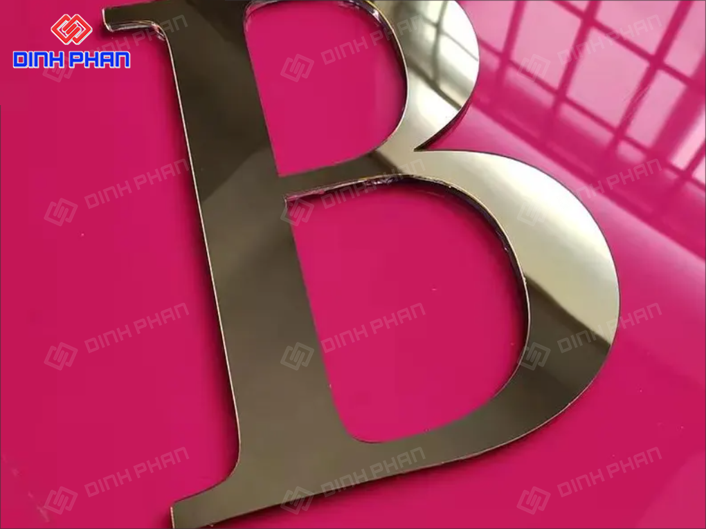 Chữ mica dán tường