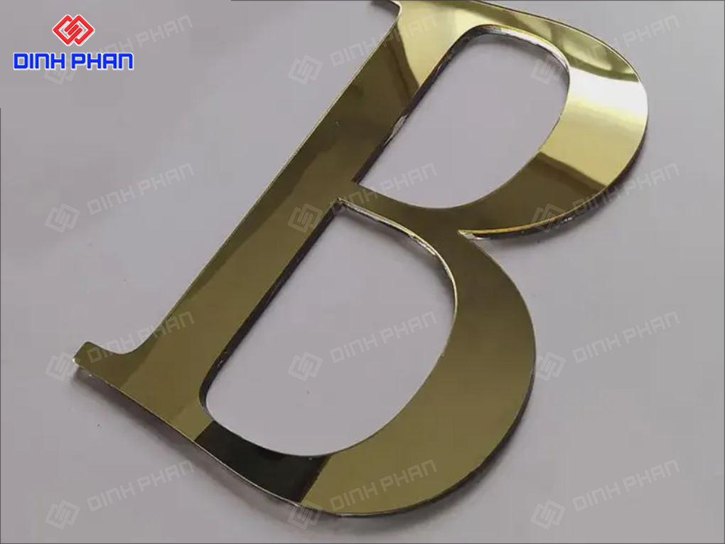 Chữ mica dán tường