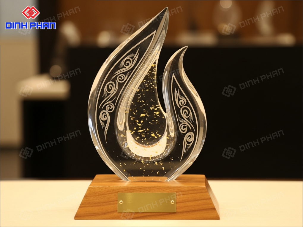 Chữ mica để bàn