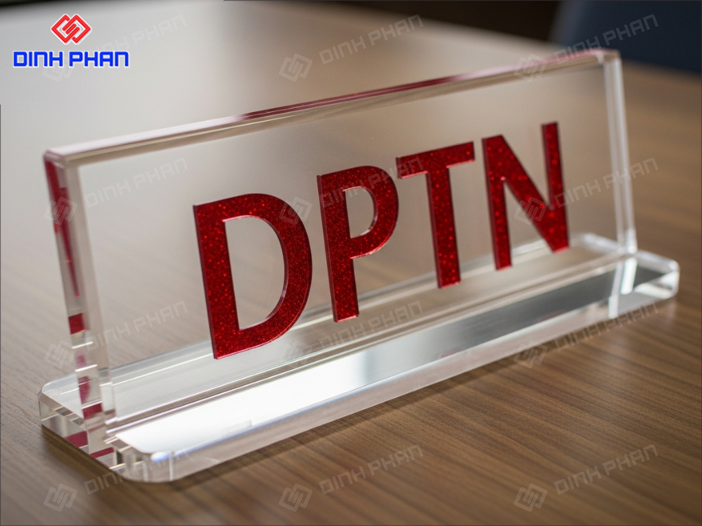 Chữ mica để bàn