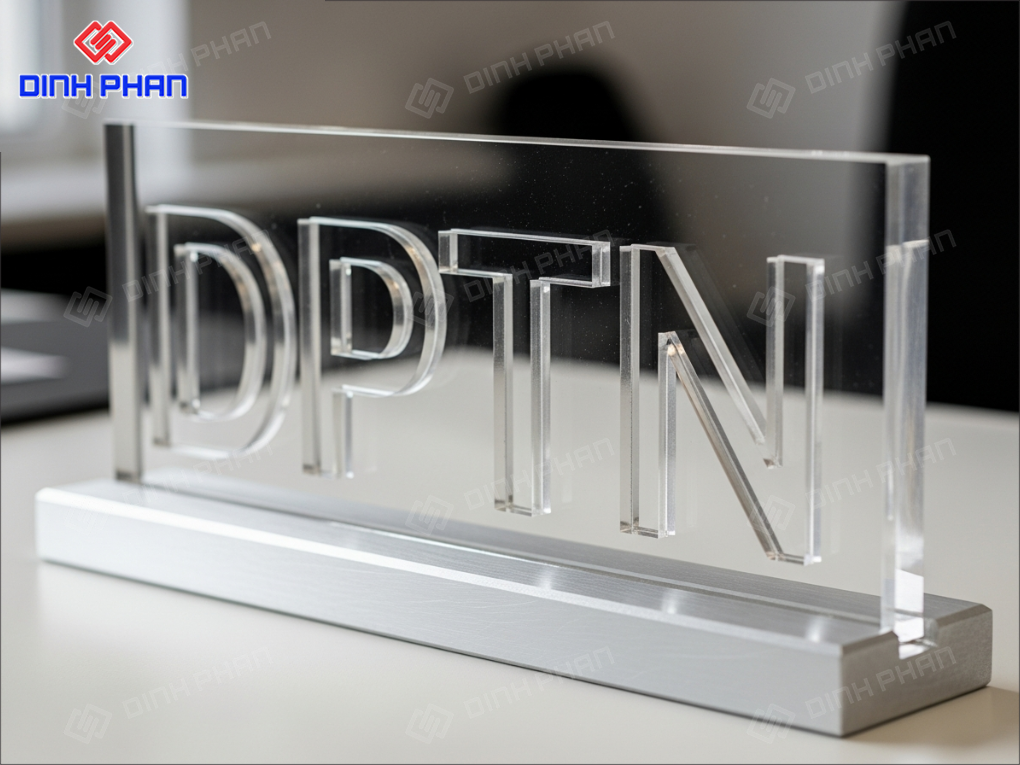 Chữ mica để bàn