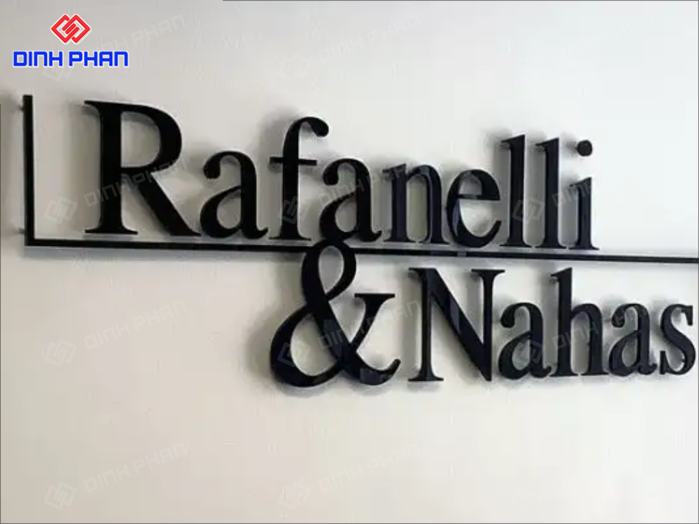 Gia công chữ mica đen bóng, sang trọng theo yêu cầu Chữ mica đen