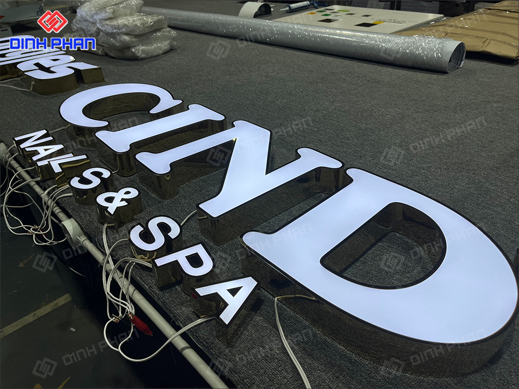 Chữ mica lọng viền inox