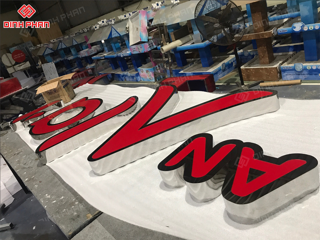 Chữ mica lọng viền inox