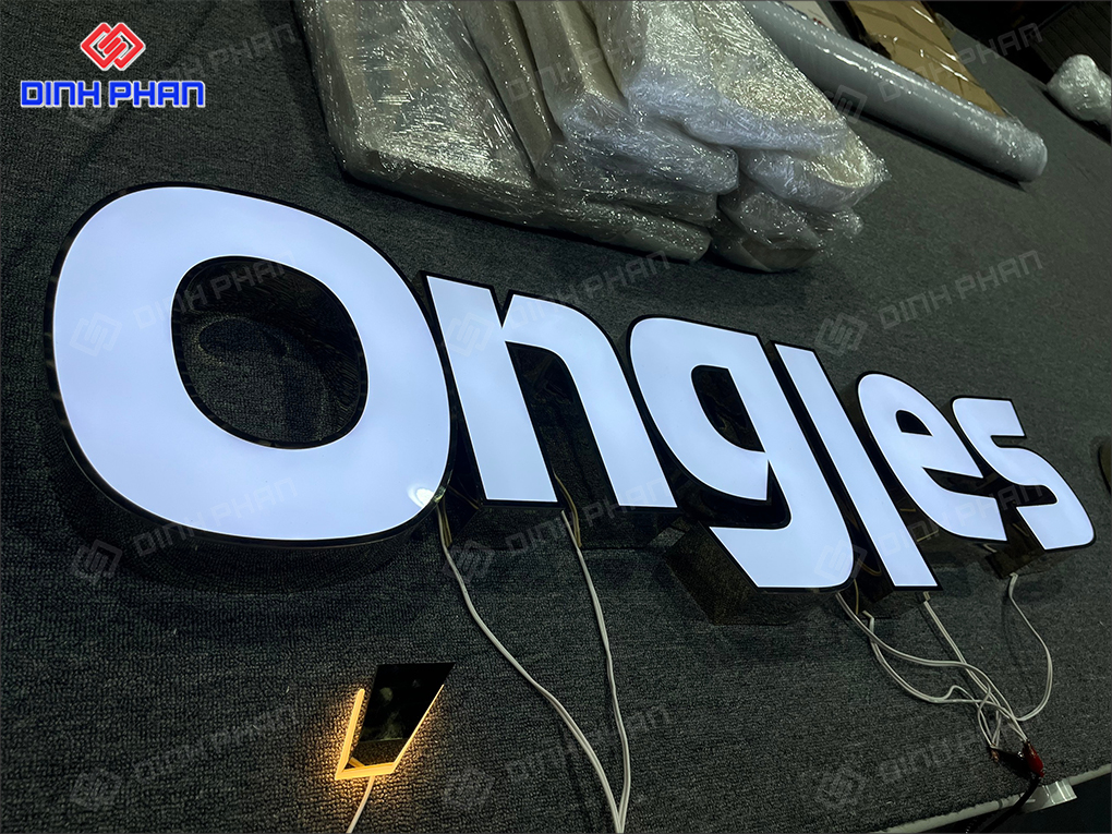 Chữ mica lọng viền inox