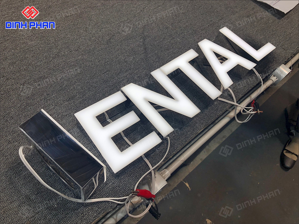 Chữ mica lọng viền inox