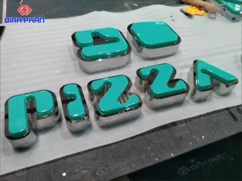 Chữ mica uốn nổi