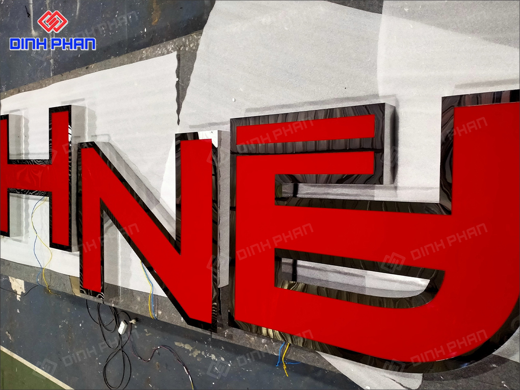 Chữ mica viền inox đẹp, bền, thiết kế theo yêu cầu giá rẻ Chữ mica viền inox