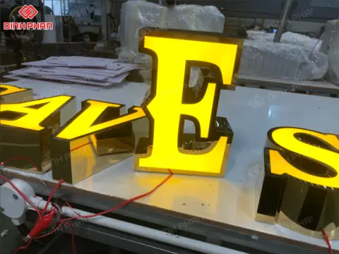 Chữ mica viền inox