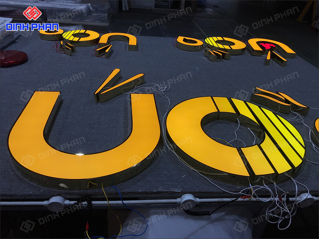 Chữ mica viền inox đẹp, bền, thiết kế theo yêu cầu giá rẻ Chữ mica viền inox