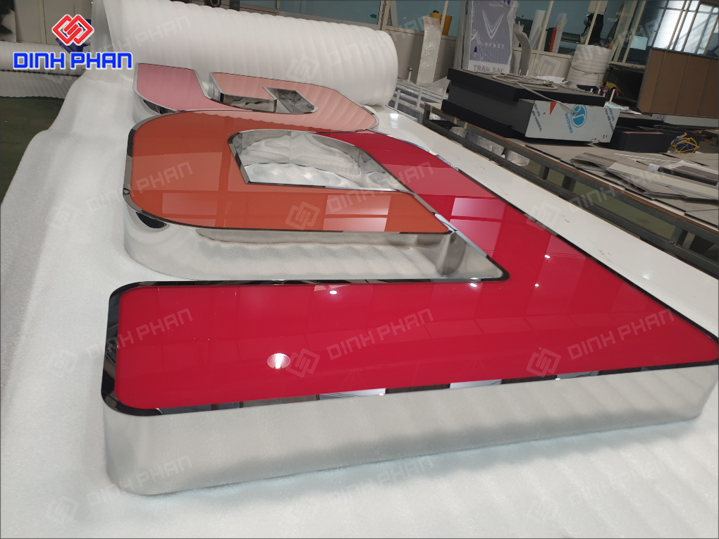 Chữ nhôm trắng gương