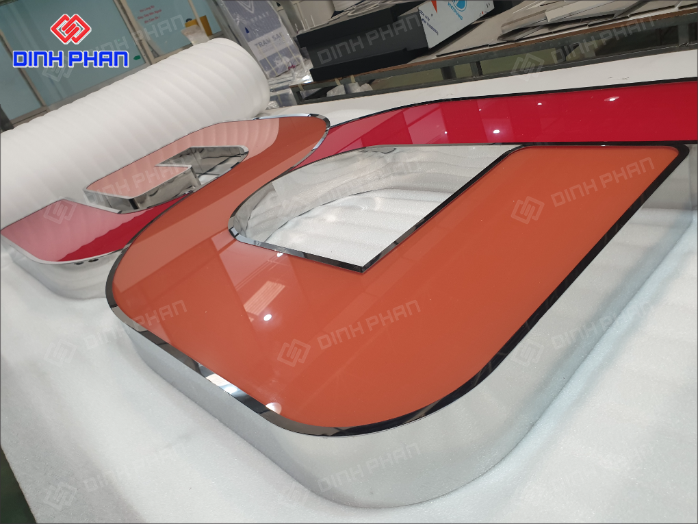 Chữ nhôm trắng gương