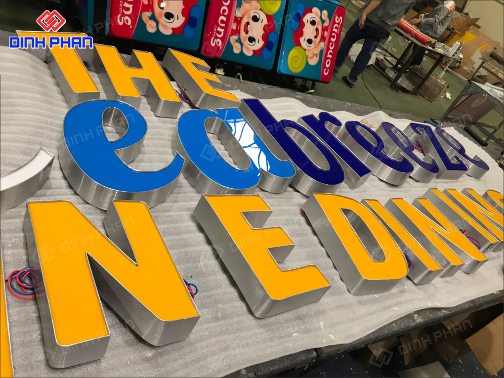 Chữ nhôm trắng gương