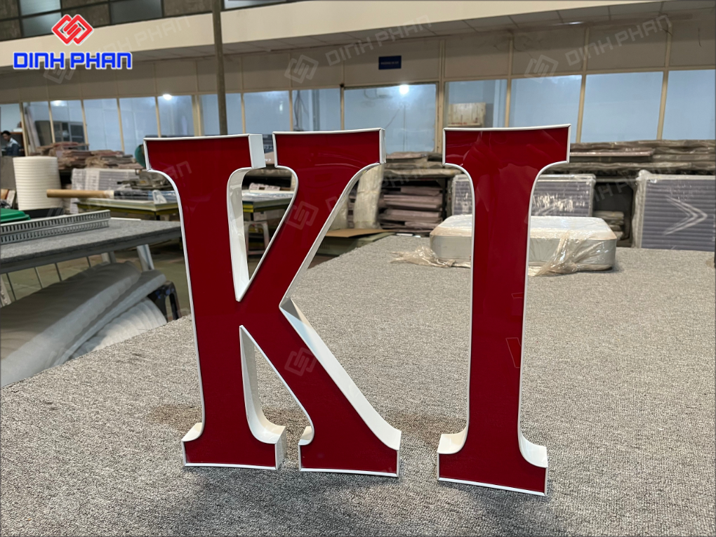 Chữ nhôm có gờ