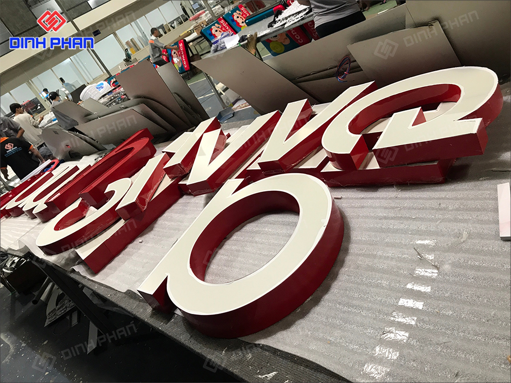 Chữ nhôm có gờ