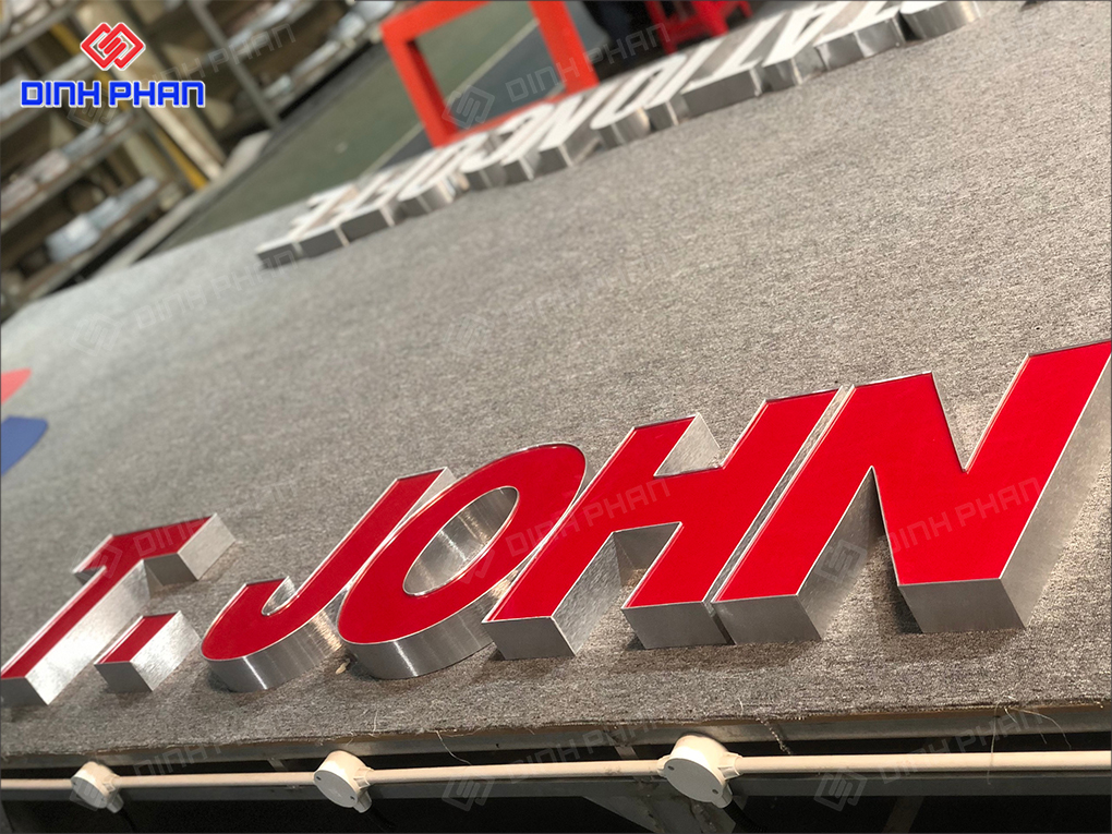 Chữ nhôm có gờ