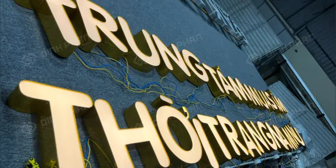 Chữ nhôm nguyên khối