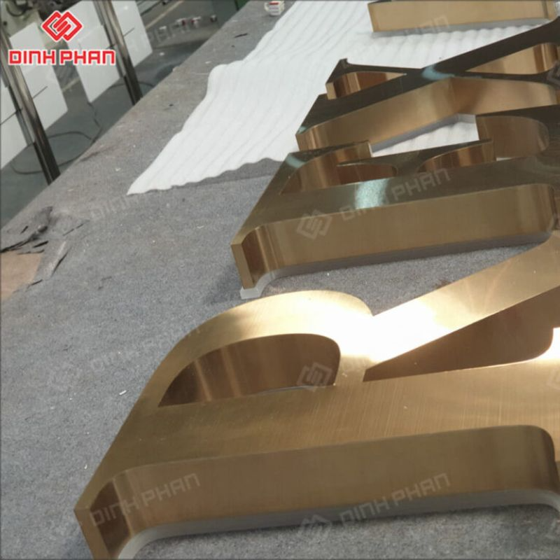Gáy uốn chữ nhôm vàng xước chất lượng Chữ nhôm vàng xước