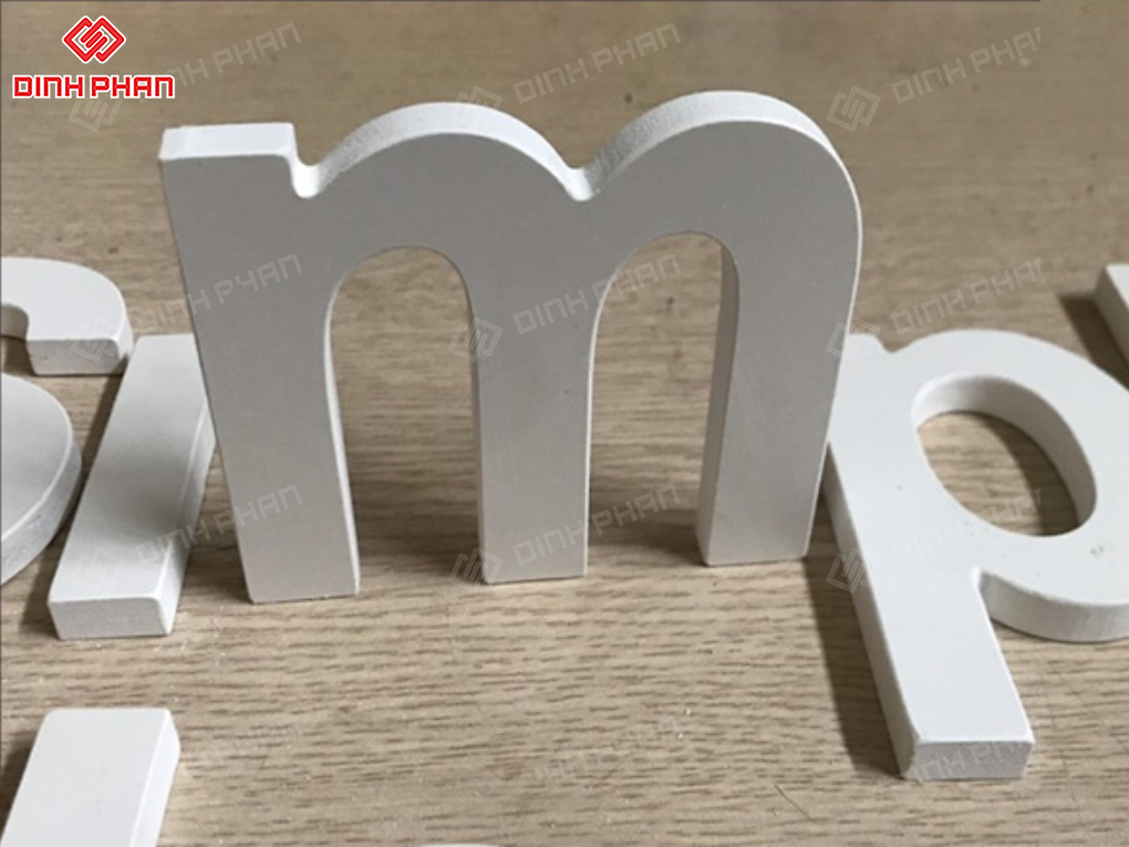 Chữ fomex mặt mica