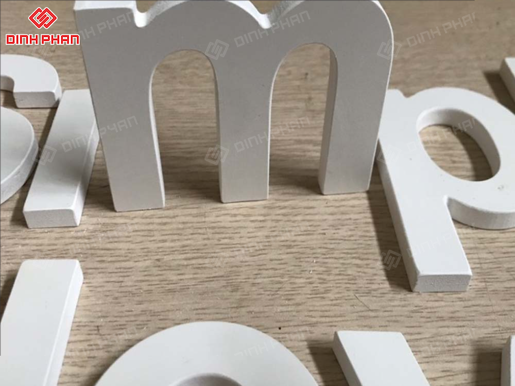 Chữ fomex trắng