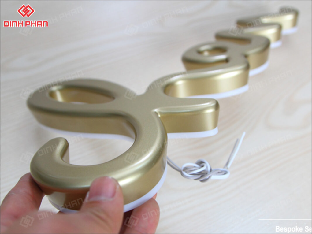 Chữ mạ crom đẹp, sang trọng và bền bỉ chu ma crom 5