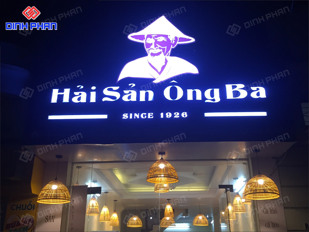 Giá bảng hiệu chữ nổi mica